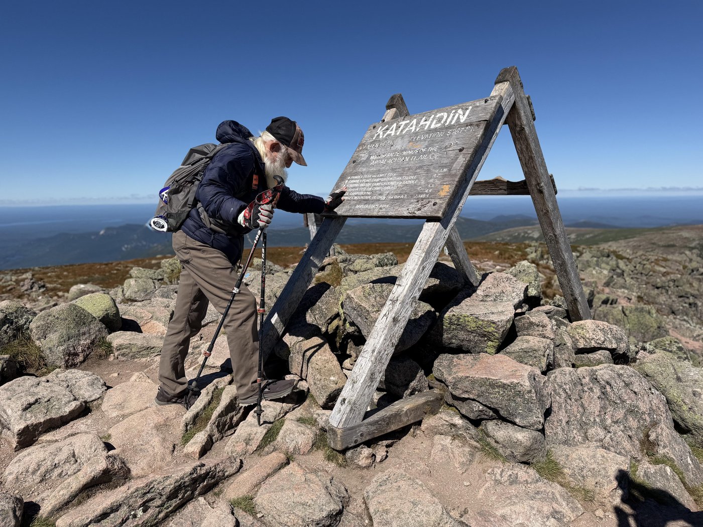Photos show oldest hiker reclaiming Appalachian Trail record at 91 | iNFOnews.ca