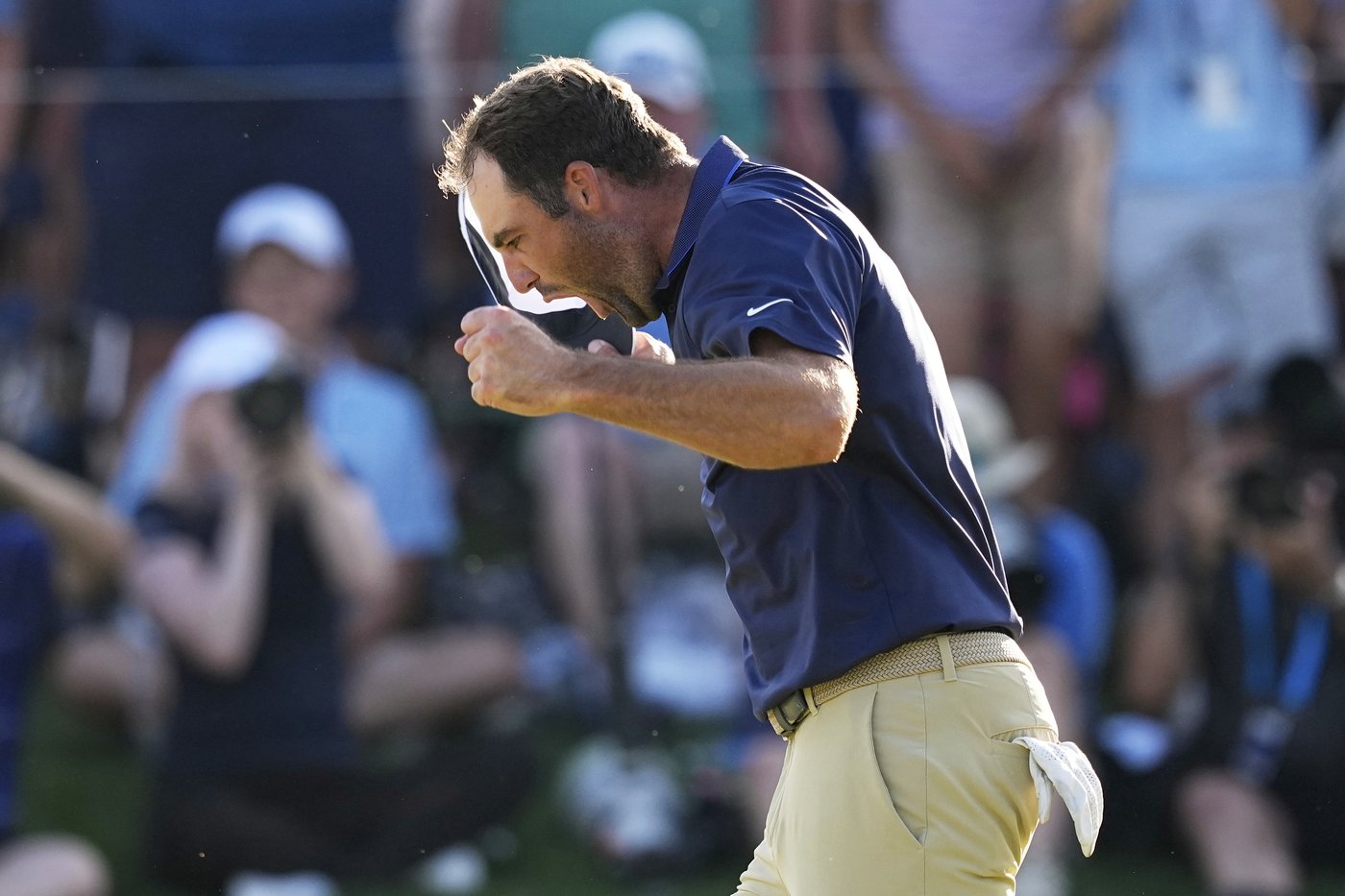 Great Scottie! Scheffler pulls away to win PGA Championship for third major title | iNFOnews.ca