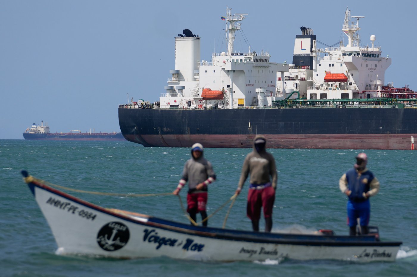 Photos show daily life along Venezuela’s oil coast after Maduro’s capture | iNFOnews.ca