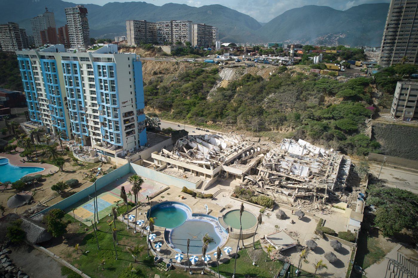 Twin earthquakes strike Venezuela, in photos | iNwheels