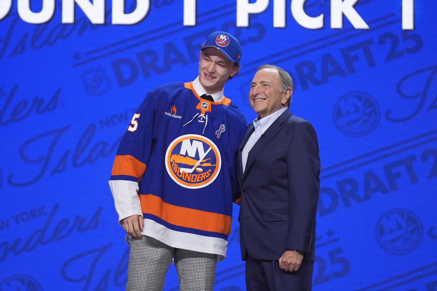 Islanders donating to open a child support center in honor of Matthew Schaefer's late mother | iNFOnews.ca