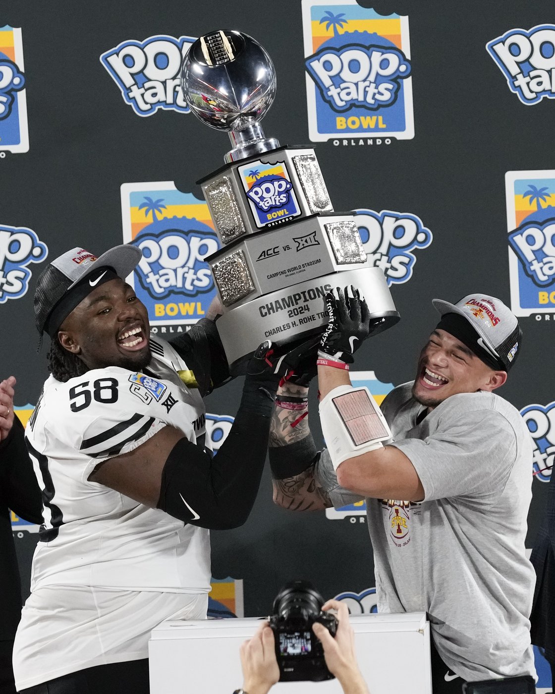 No. 18 Iowa State wins 11 games for 1st time, tops No. 15 Miami 42-41 in Pop-Tarts Bowl | iNFOnews.ca