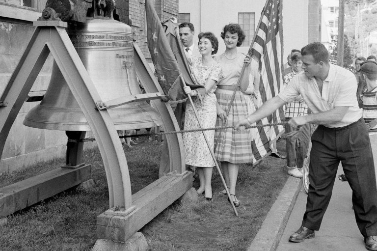 Meet the Liberty Bell fans visiting little-known replicas scattered across the country | iNFOnews.ca