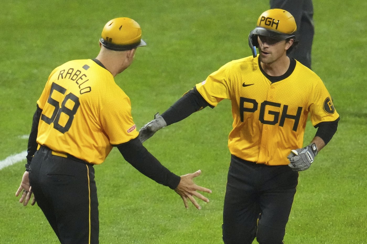 Luis Arraez has 3 hits, 3 RBIs to help Padres beat Pirates 9-4 | iNFOnews.ca Luis Arraez has 3 hits, 3 RBIs to help Padres beat Pirates 9-4 | iNFOnews.ca