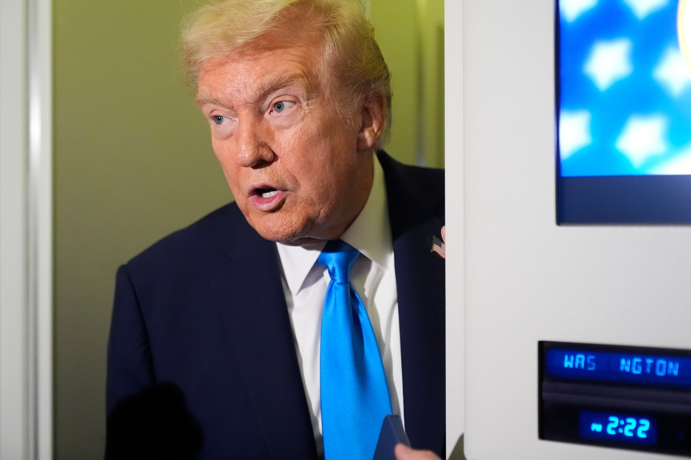 Trump travels to Asia and a meeting with China's Xi as the US government shutdown drags on | iNFOnews.ca