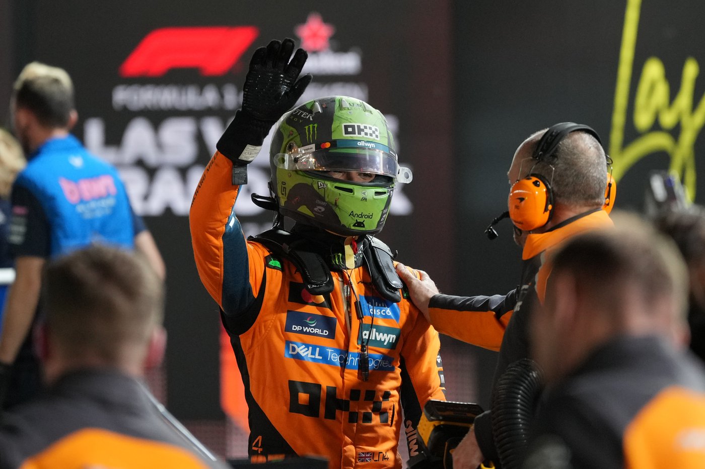 Lando Norris takes pole in rainy Las Vegas qualifying, Verstappen bumped to second | iNFOnews.ca Lando Norris takes pole in rainy Las Vegas qualifying, Verstappen bumped to second | iNFOnews.ca