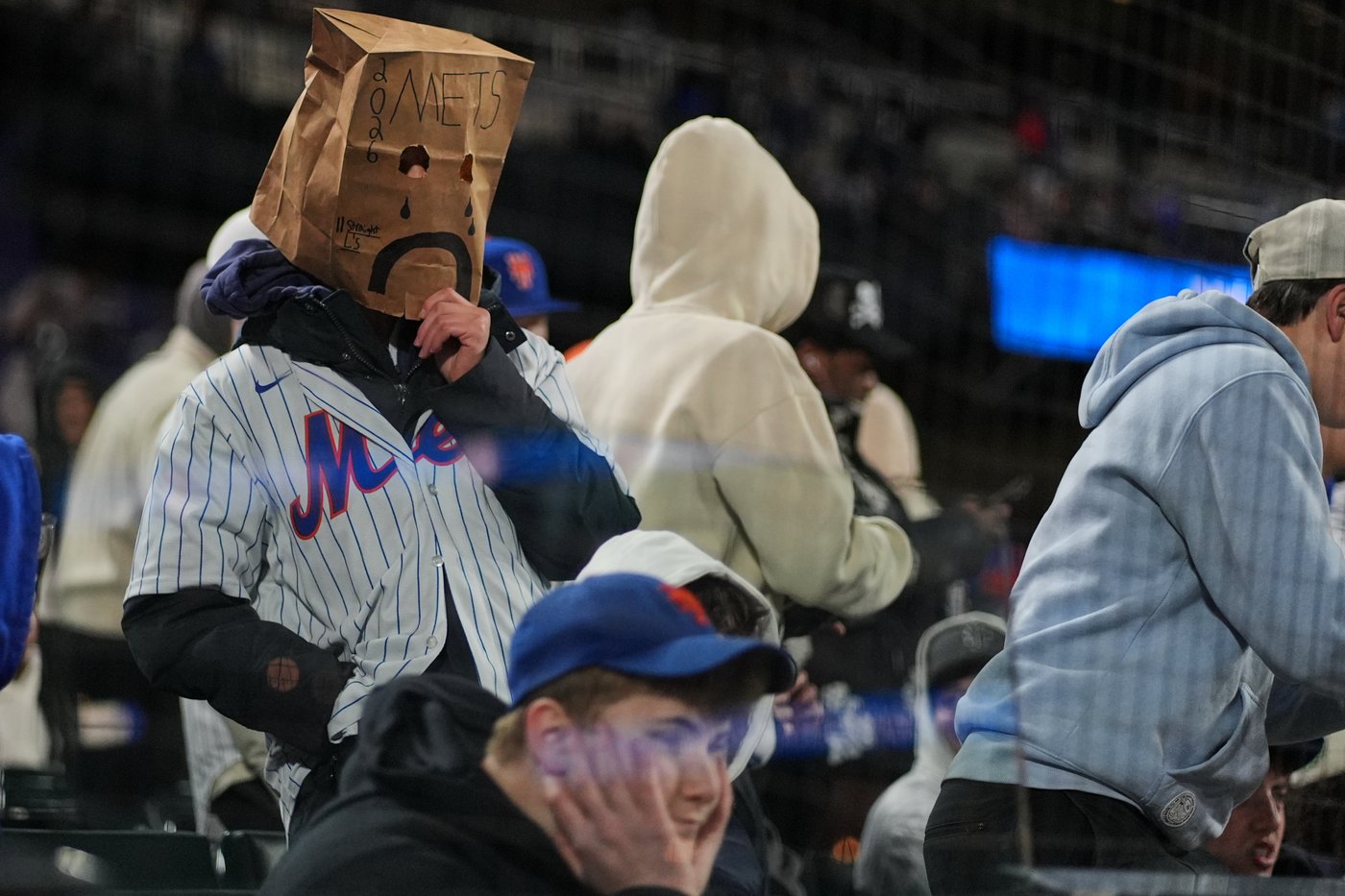 Mets fans mostly stay home but fill Citi Field with late boos as New York's skid hits 12 games | iNFOnews.ca Mets fans mostly stay home but fill Citi Field with late boos as New York's skid hits 12 games | iNFOnews.ca