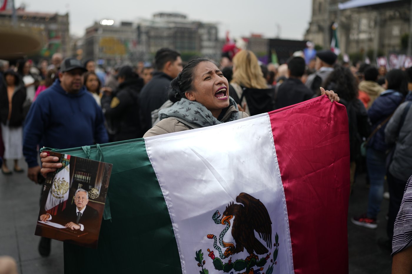 Live music, breakfast and a raffle: Mexico's president makes the most of his final day in office | iNFOnews.ca Live music, breakfast and a raffle: Mexico's president makes the most of his final day in office | iNFOnews.ca