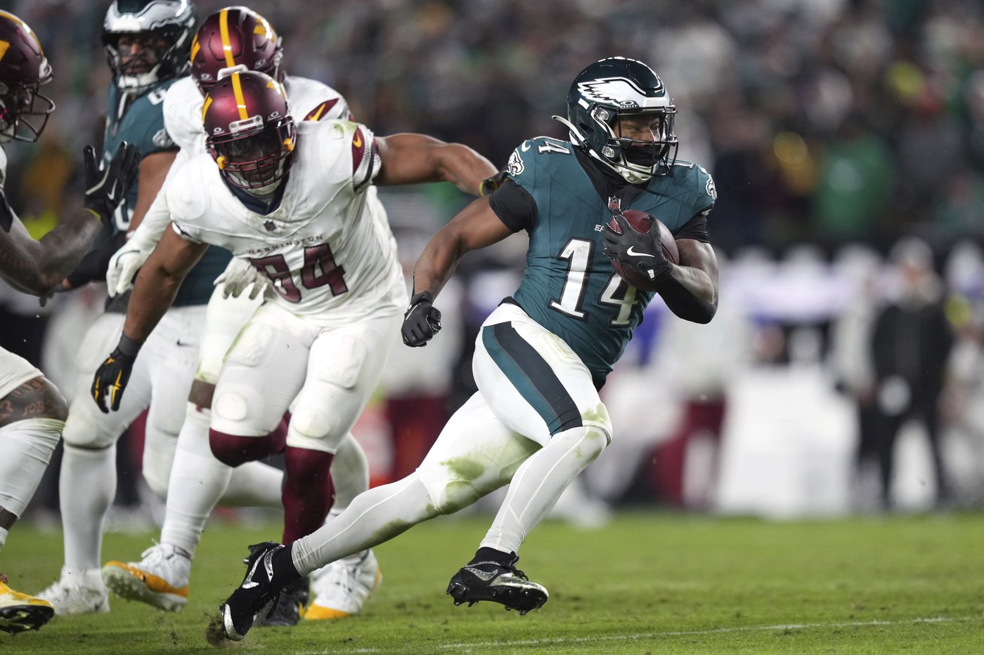 Eagles can clinch the NFC East by beating the Commanders, but home field matters more to them | iNFOnews.ca