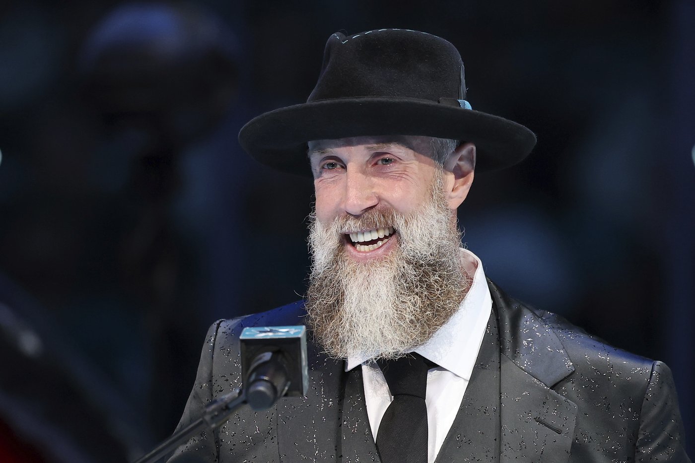 San Jose Sharks retire Joe Thornton's No. 19 jersey in emotional ceremony | iNFOnews.ca