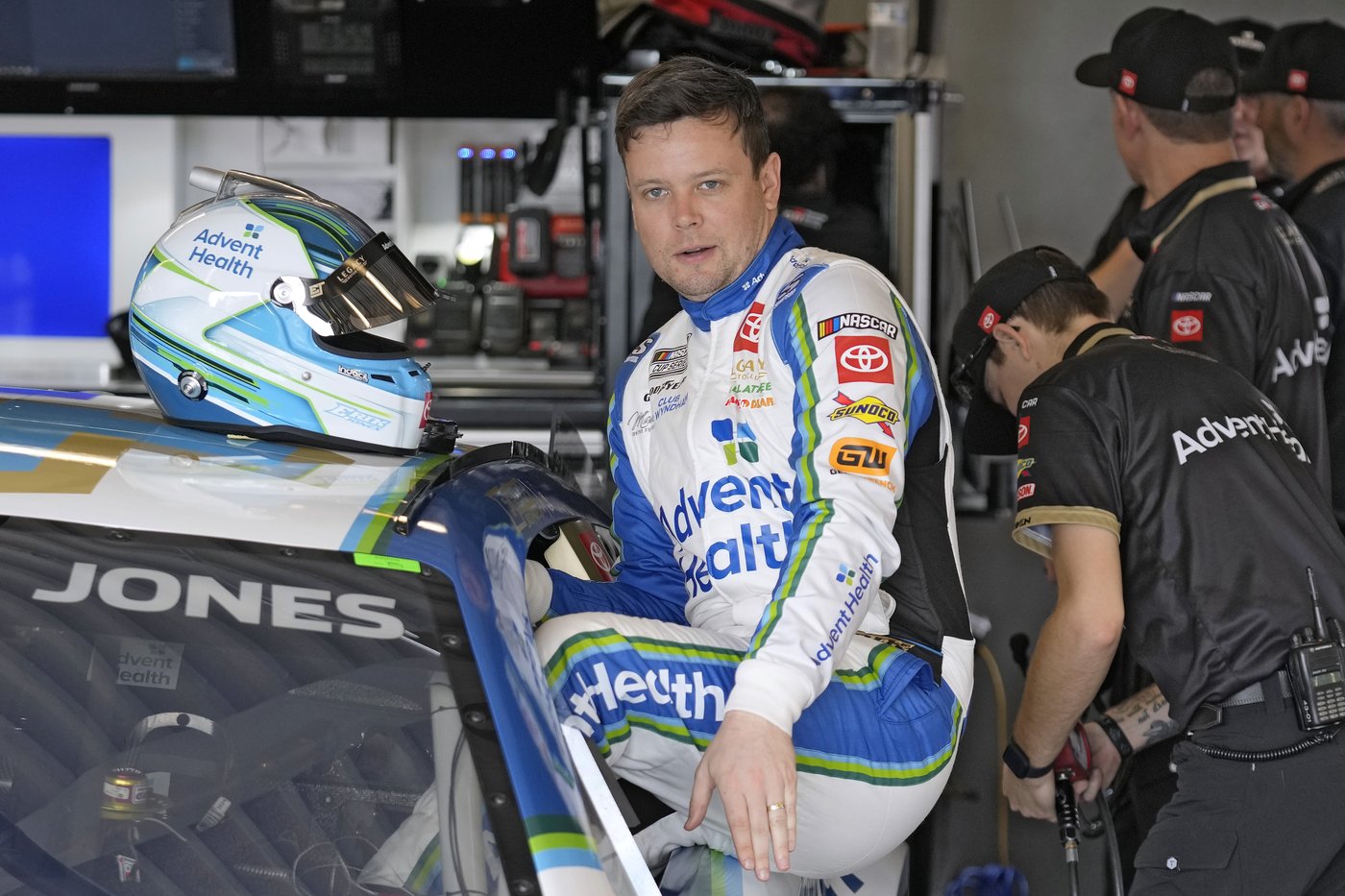 Denny Hamlin leads fast group of Toyotas in NASCAR's opening practice for the Daytona 500 | iNFOnews.ca