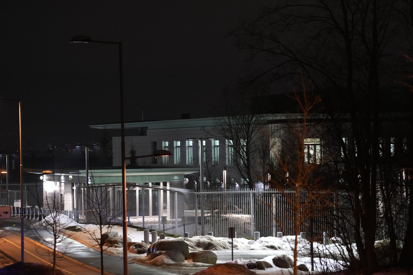 Police investigate an explosion outside the US Embassy in Oslo | iNFOnews.ca Police investigate an explosion outside the US Embassy in Oslo | iNFOnews.ca