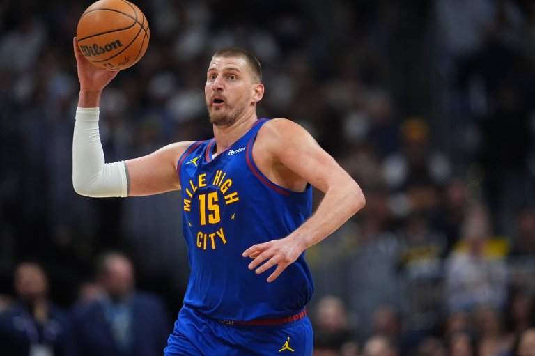 Jokic has 25 points, 15 rebounds, Nuggets beat Warriors 116-93 for their 6th straight win | iNFOnews.ca