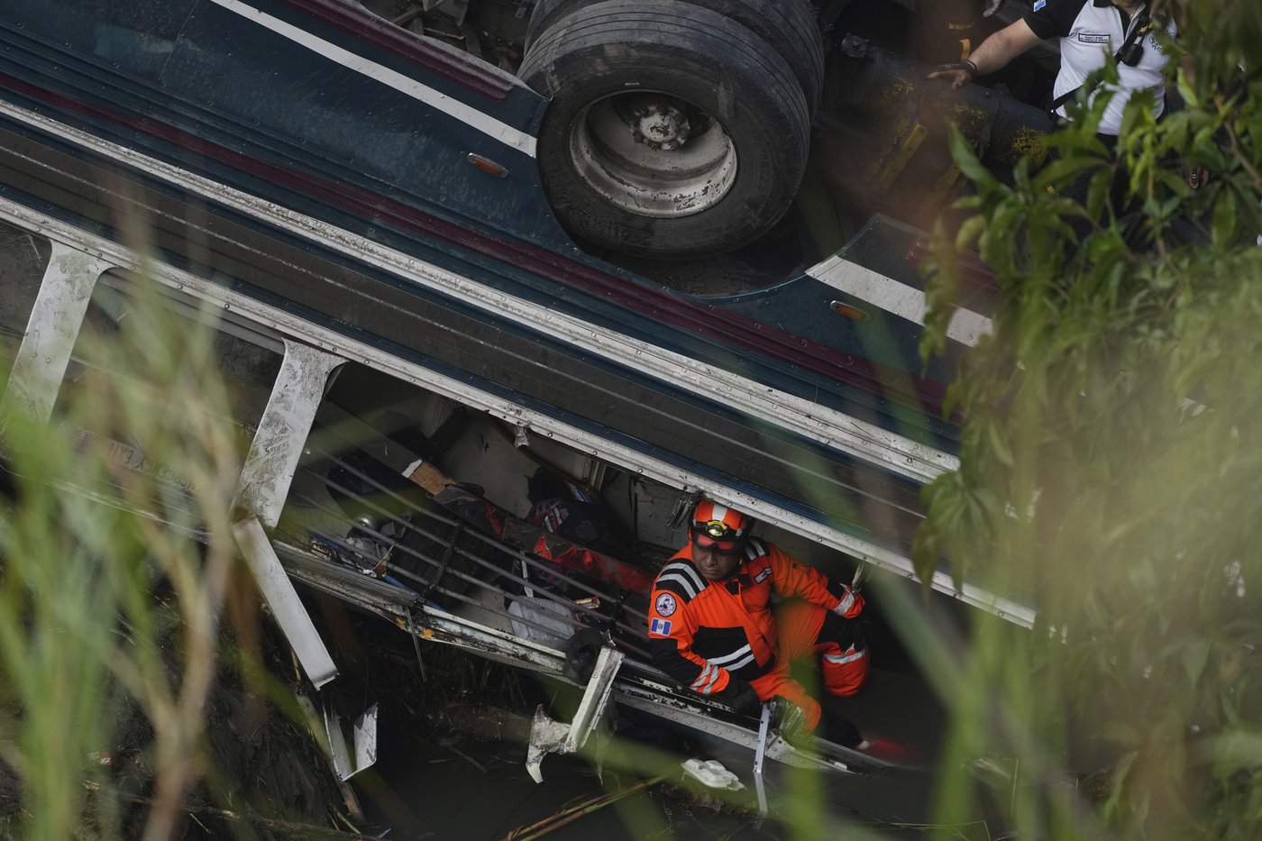 At least 55 are dead after a bus plunged into gorge in Guatemala | iNFOnews.ca At least 55 are dead after a bus plunged into gorge in Guatemala | iNFOnews.ca