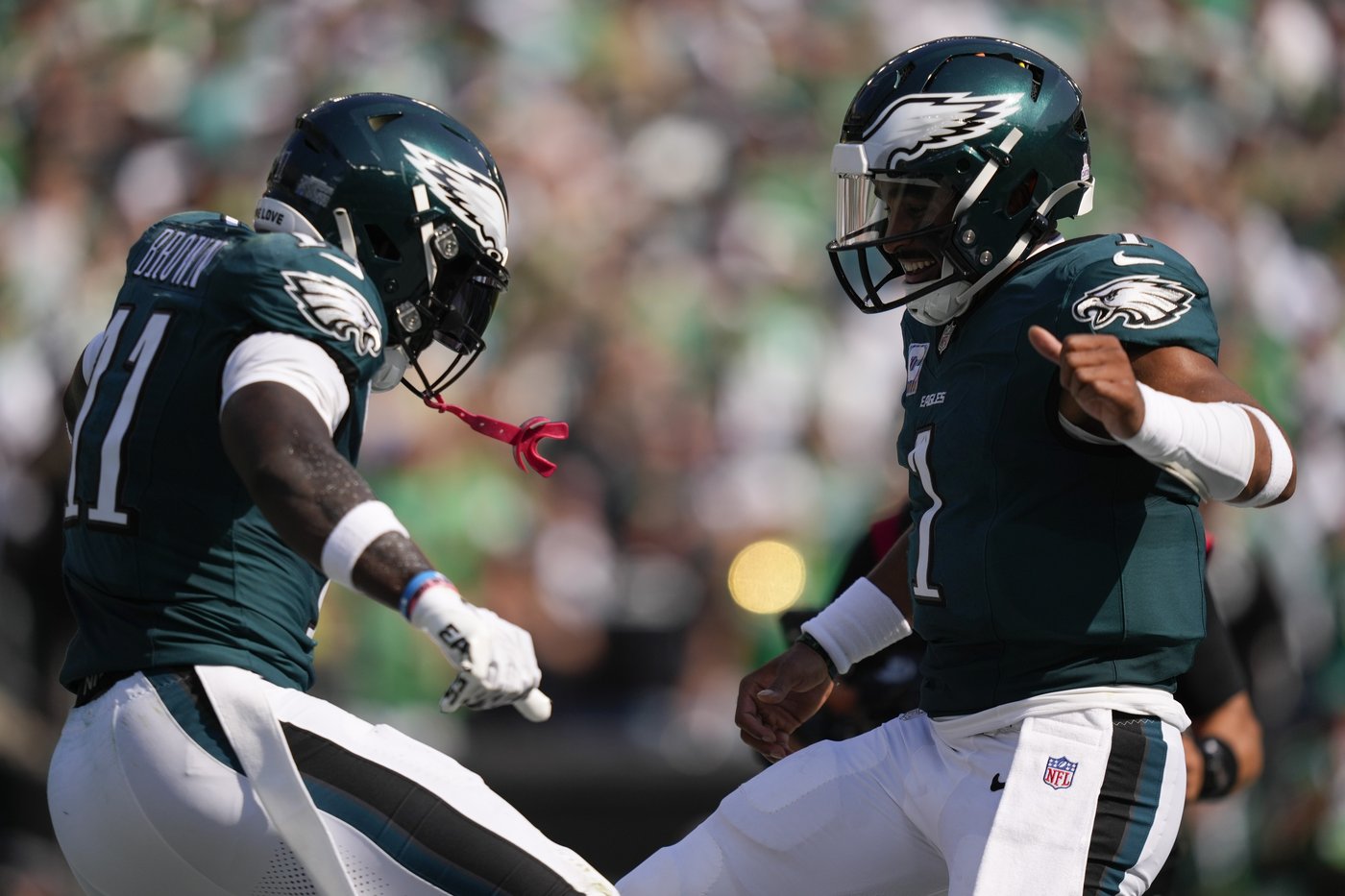 Jalen Hurts throws 2 TD passes as the Eagles hold off the Browns 20-16 | iNFOnews.ca Jalen Hurts throws 2 TD passes as the Eagles hold off the Browns 20-16 | iNFOnews.ca