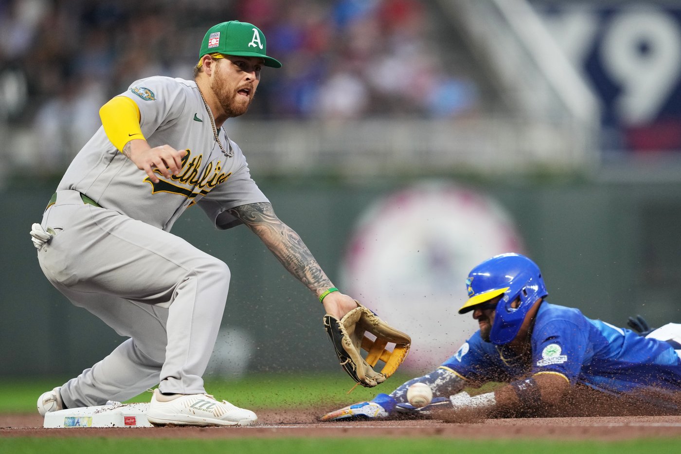 Lopez allows 1 hit in 5 innings, Butler and Soderstrom drive in runs as A's beat Twins 2-0 | iNFOnews.ca Lopez allows 1 hit in 5 innings, Butler and Soderstrom drive in runs as A's beat Twins 2-0 | iNFOnews.ca