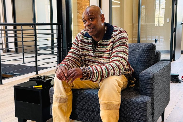 Dave Chappelle stands firm through backlash and considers revisiting ‘Chappelle’s Show’ | iNFOnews.ca