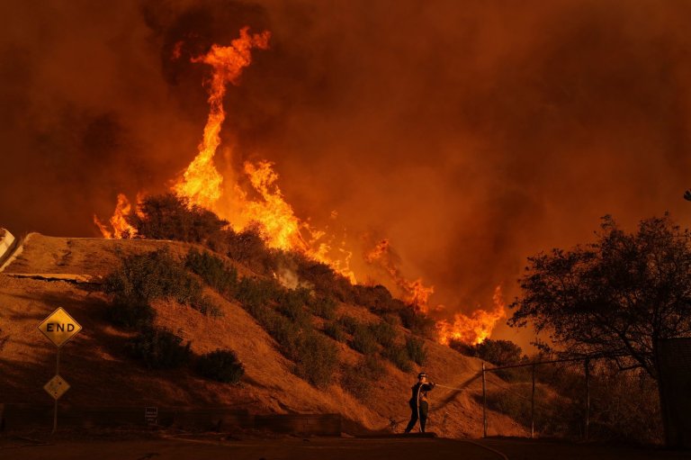 Man pleads not guilty to sparking deadly Palisades Fire in Los Angeles | iNFOnews.ca