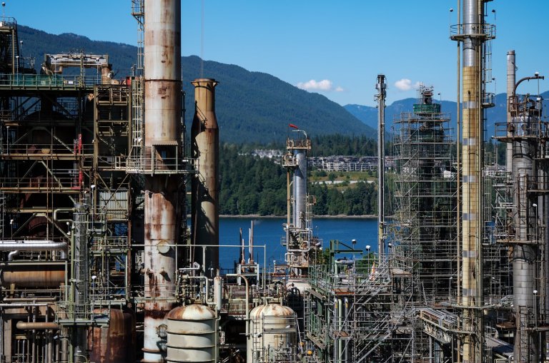 Burnaby, B.C., fuel refinery reports water leak; residents asked to avoid local park | iNFOnews.ca