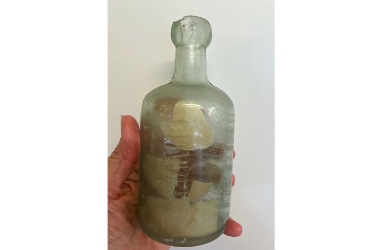 WWI soldiers' messages in a bottle found on Australian beach more than 100 years later | iNFOnews.ca