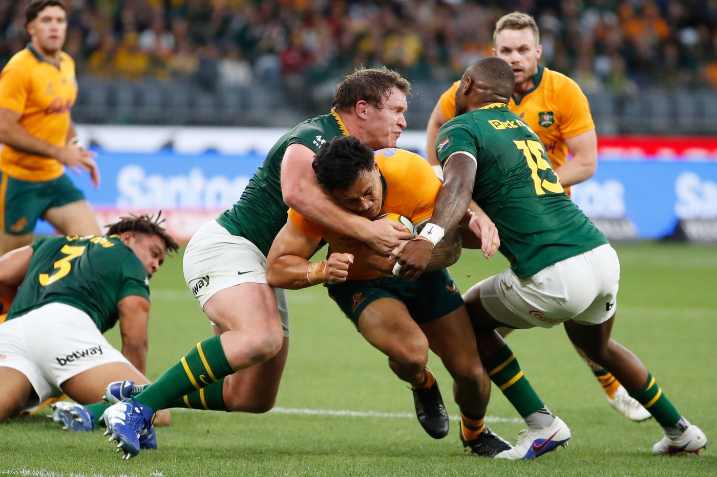 11-man Australia hangs on to upset South Africa 42-38 in extraordinary rugby test | iNFOnews.ca 11-man Australia hangs on to upset South Africa 42-38 in extraordinary rugby test | iNFOnews.ca