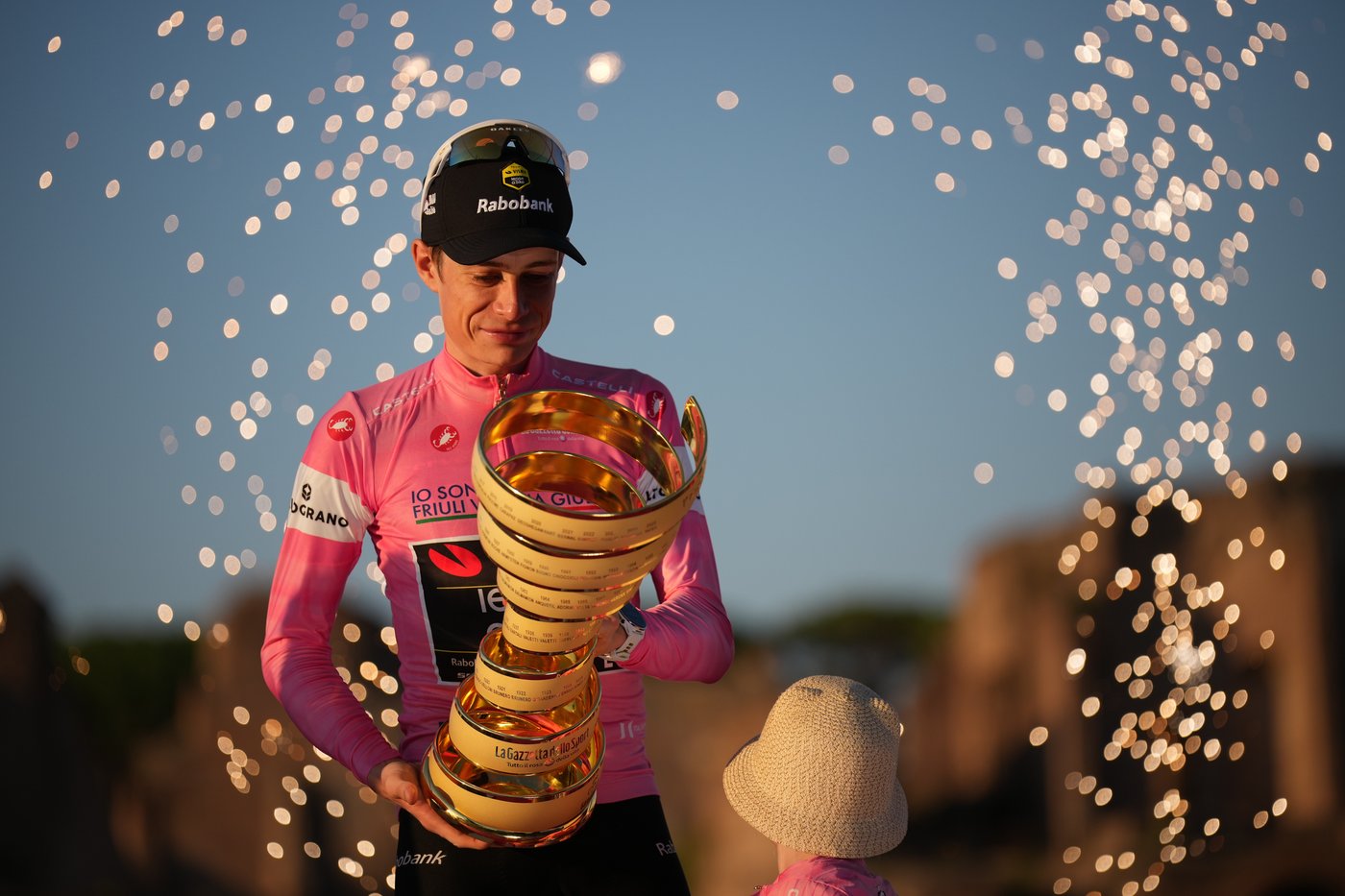 Jonas Vingegaard wins Giro d’Italia to become the eighth male rider to win all 3 Grand Tours | iNFOnews.ca