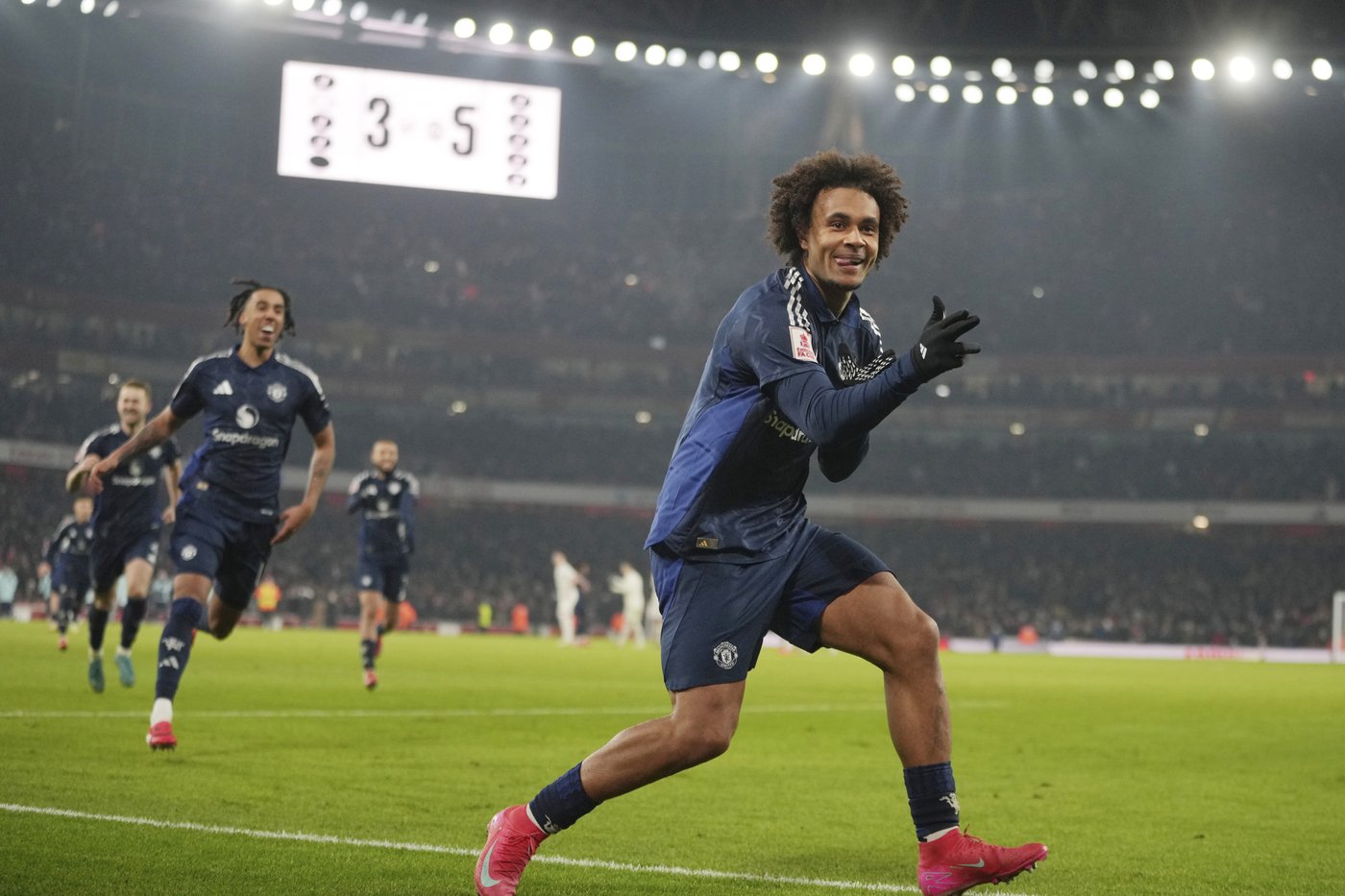 Redemption for Zirkzee and Bayindir as Man United manager praises his backups after FA Cup win | iNFOnews.ca