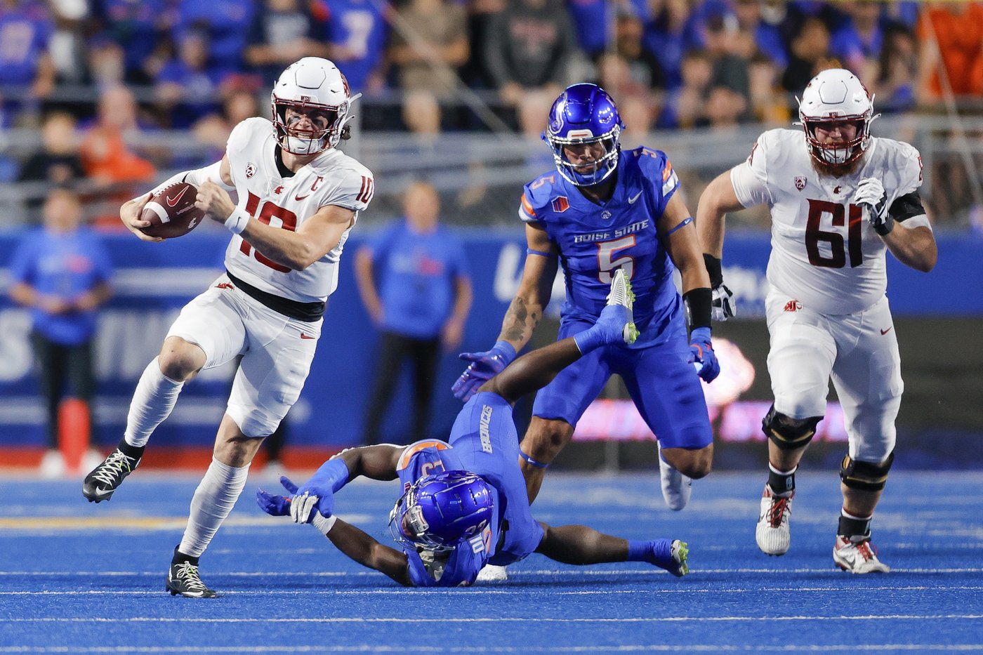 Ashton Jeanty runs for 259 yards and 4 TDs, No. 25 Boise State beats Washington State 45-24 | iNFOnews.ca