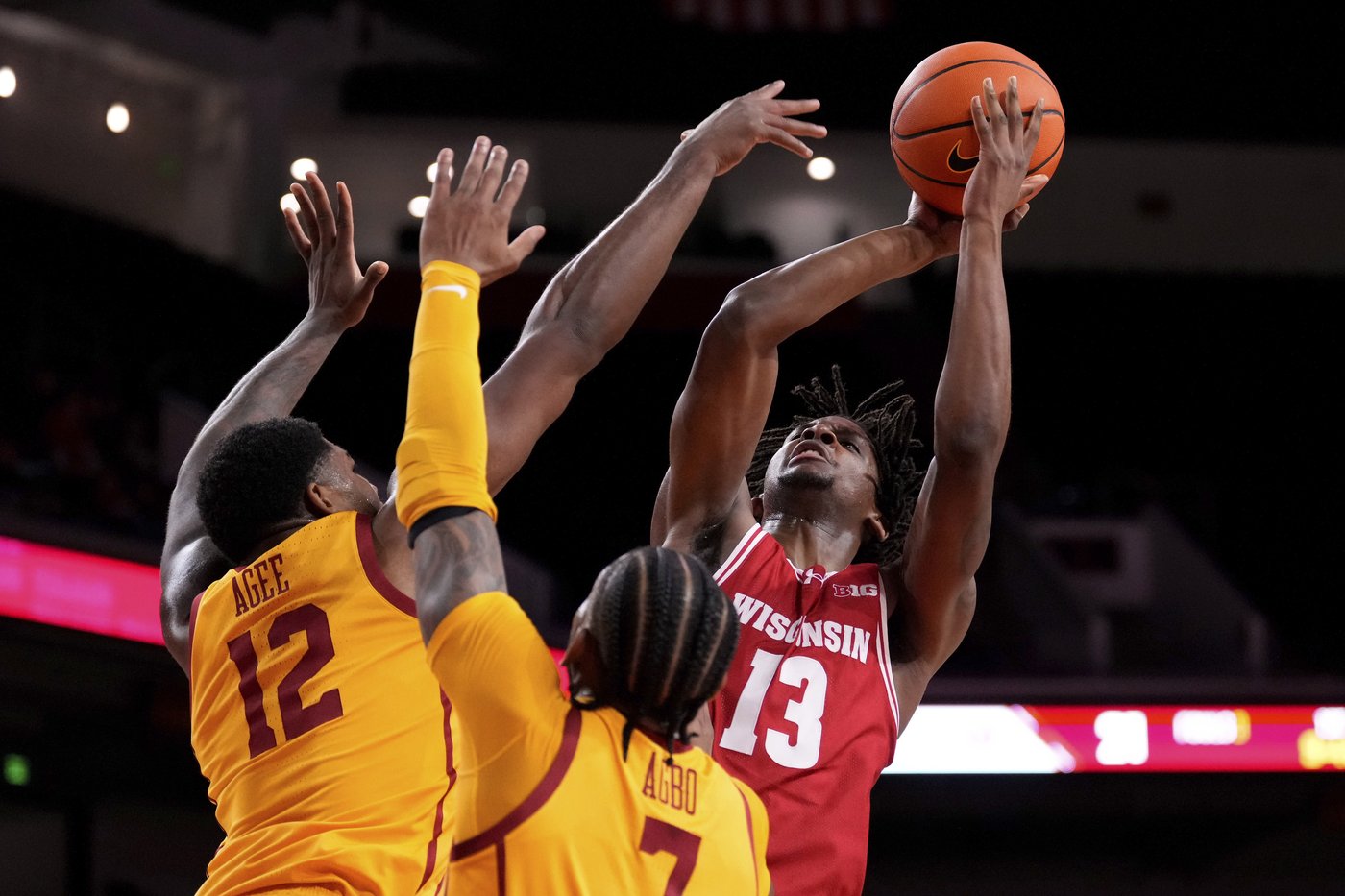 John Blackwell scores 28, No. 24 Wisconsin beats Southern California 84-69 to extend win streak to 7 | iNFOnews.ca