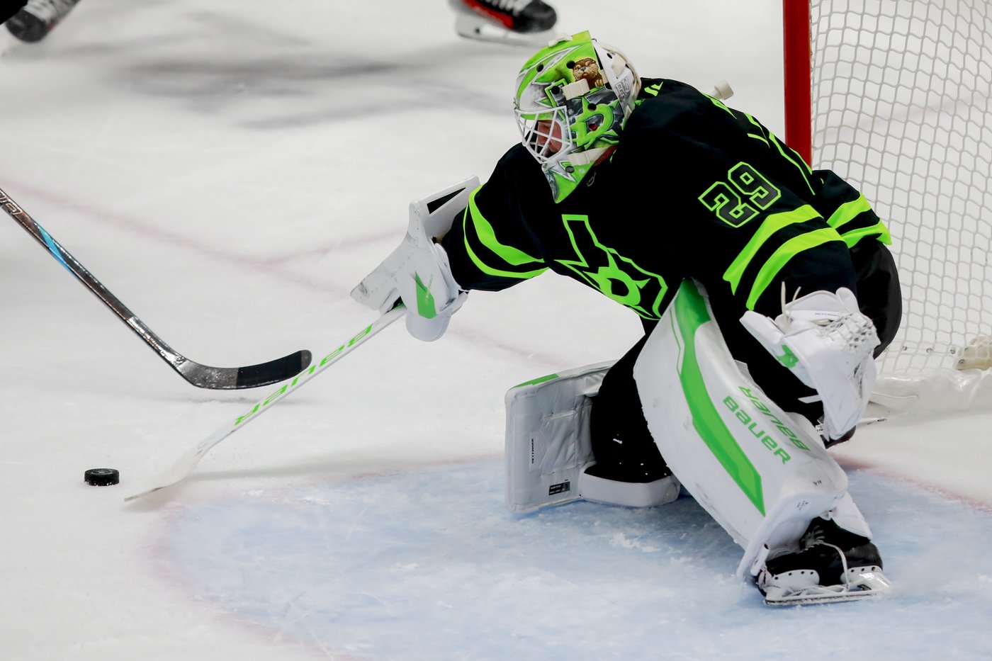 Roope Hintz scores 2, Jake Oettinger has 25 saves as Stars beat surging Capitals 3-1 | iNFOnews.ca Roope Hintz scores 2, Jake Oettinger has 25 saves as Stars beat surging Capitals 3-1 | iNFOnews.ca