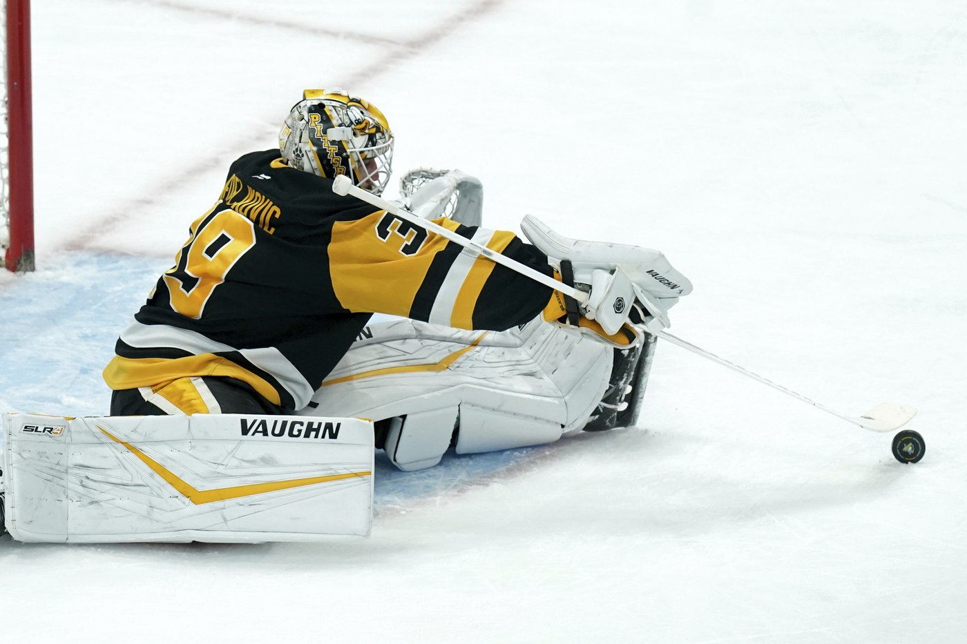 Bunting, Letang lead Pittsburgh Penguins in 6-2 win over Calgary Flames | iNFOnews.ca
