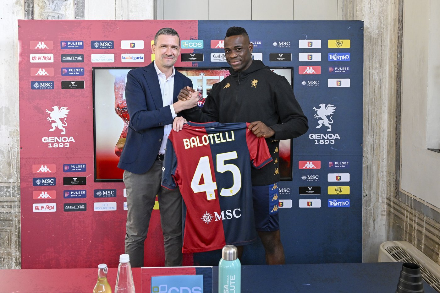 Balotelli looking for a fairy-tale swansong at Genoa | iNFOnews.ca