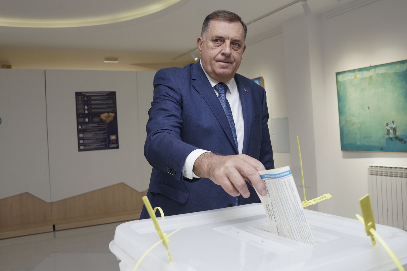 International rescue teams arrive in Bosnia after devastating floods and landslides | iNFOnews.ca