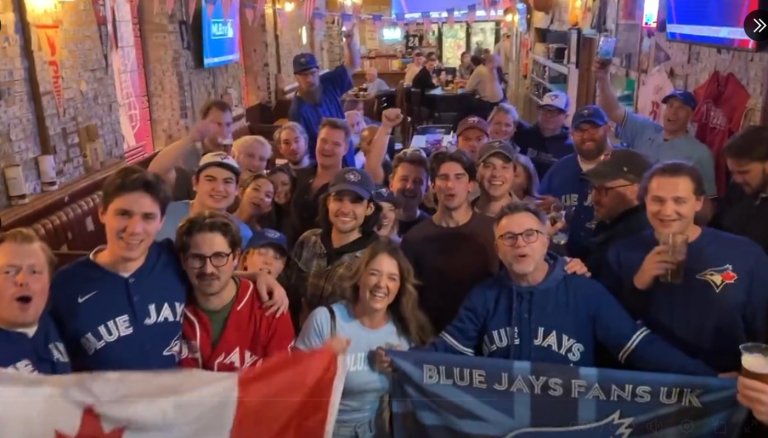 'An absolute blast': Dozens of Blue Jays fans in UK gather for Game 1 of World Series | iNFOnews.ca 'An absolute blast': Dozens of Blue Jays fans in UK gather for Game 1 of World Series | iNFOnews.ca