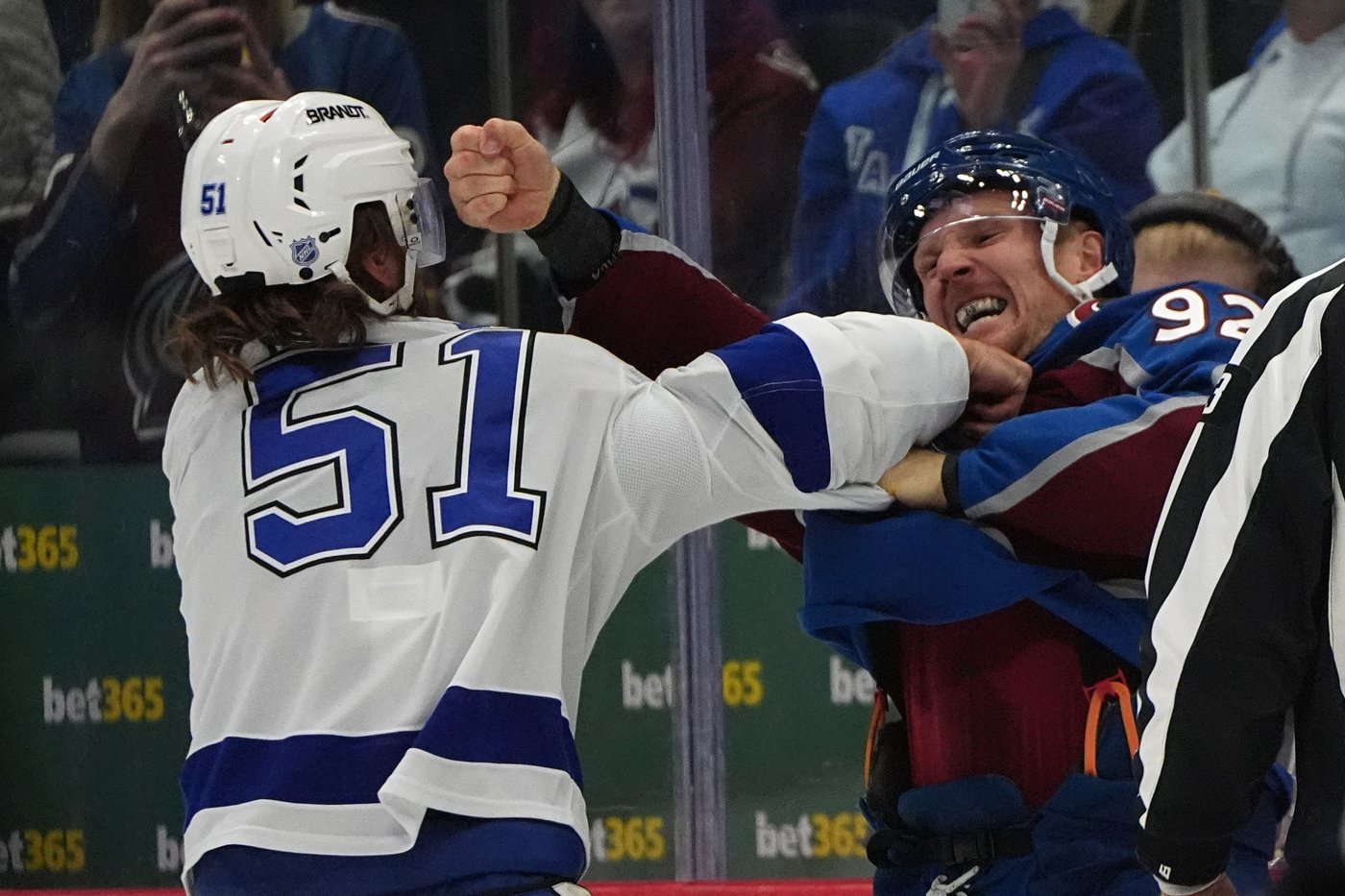 Olofsson, Wedgewood lead Avalanche past Lightning 3-2 in rematch of 2022 final | iNFOnews.ca