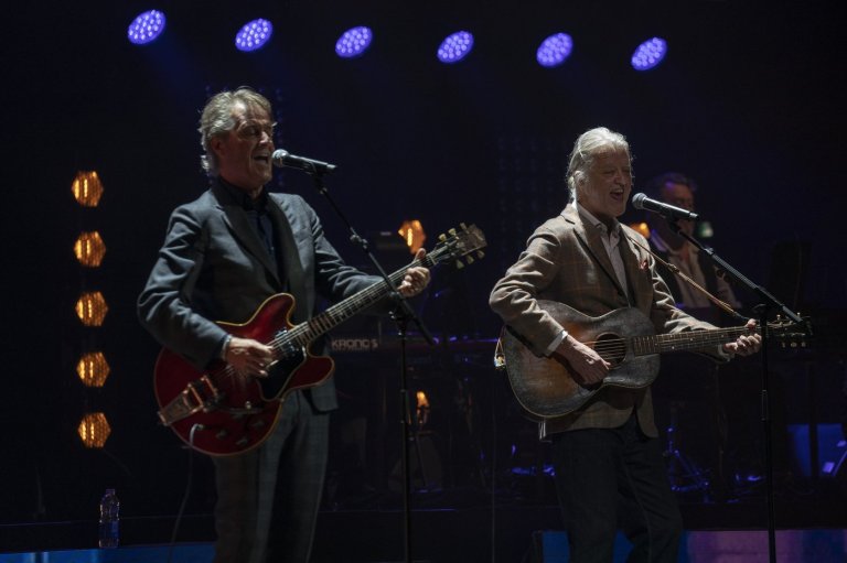 Blue Rodeo's Greg Keelor says 'Lake Ontario' lyric now an anti-Trump rallying cry | iNFOnews.ca