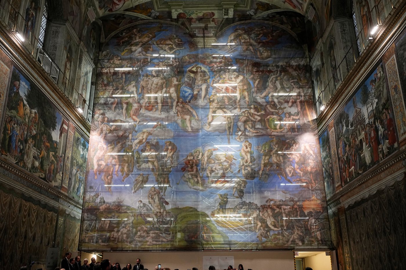 Vatican removes salty white film coating Michelangelo's 'The Last Judgment' | iNFOnews.ca