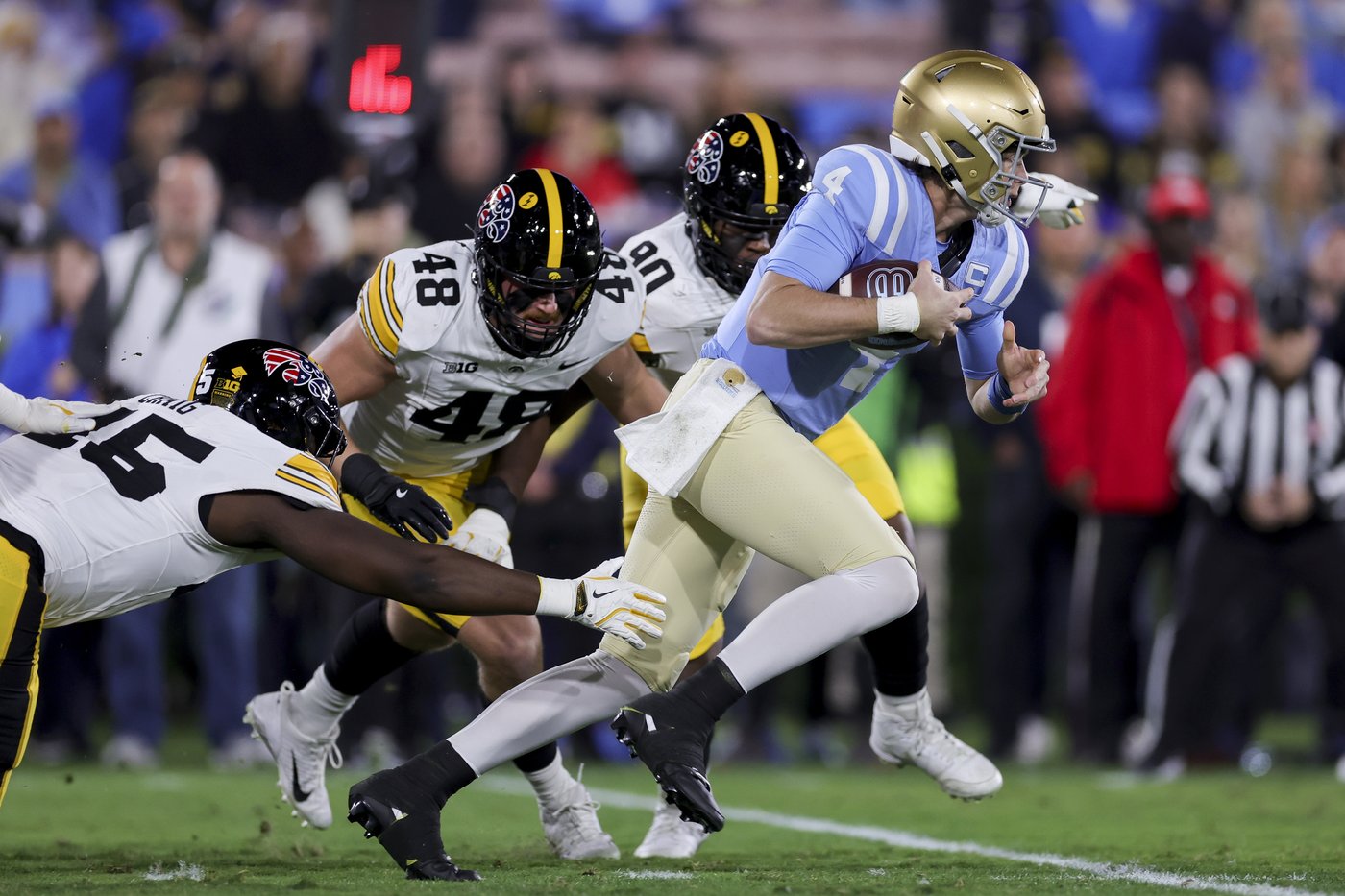 Garbers, Schwesinger lead UCLA past Iowa 20-17 for Bruins' 3rd straight win | iNFOnews.ca