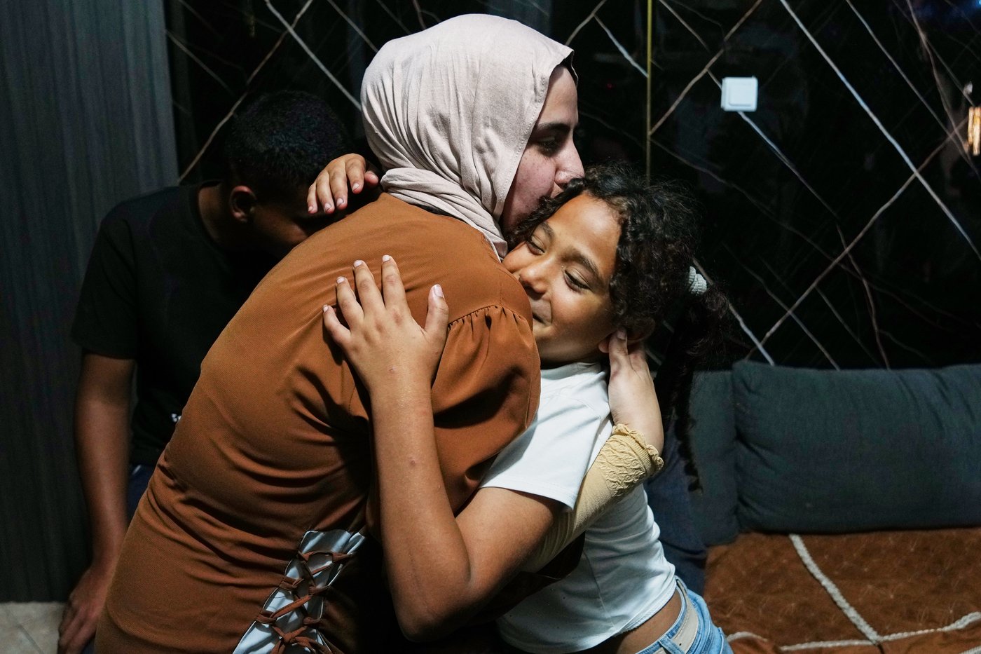Orphaned by war in Gaza, Palestinian siblings reunite with their sister in Israel | iNFOnews.ca