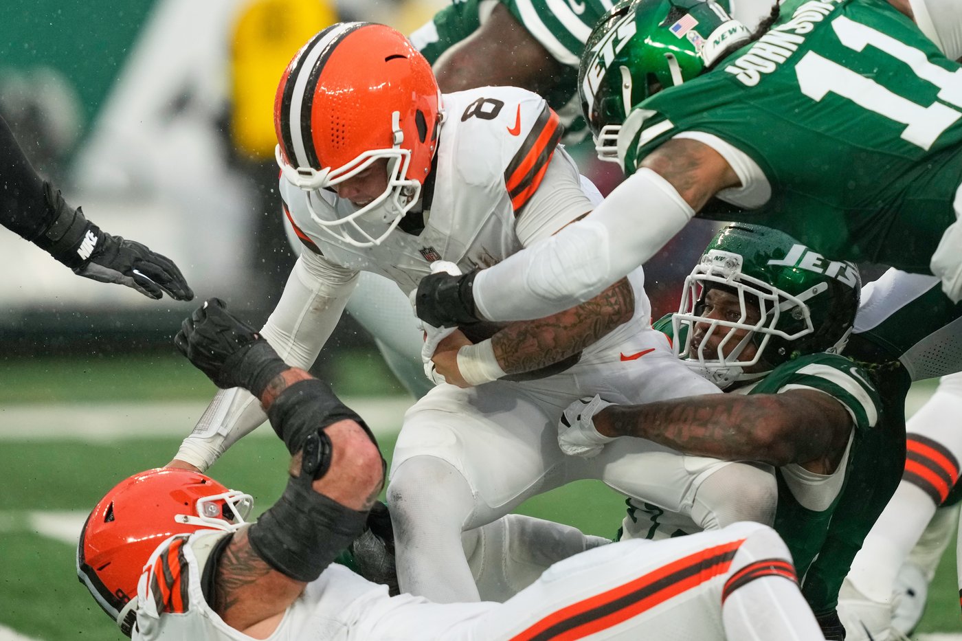 Browns sticking with Dillon Gabriel over Shedeur Sanders at quarterback after loss to Jets | iNFOnews.ca