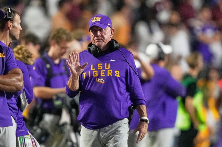 LSU athletic director Scott Woodward resigns, 4 days after the firing of football coach Brian Kelly | iNFOnews.ca LSU athletic director Scott Woodward resigns, 4 days after the firing of football coach Brian Kelly | iNFOnews.ca