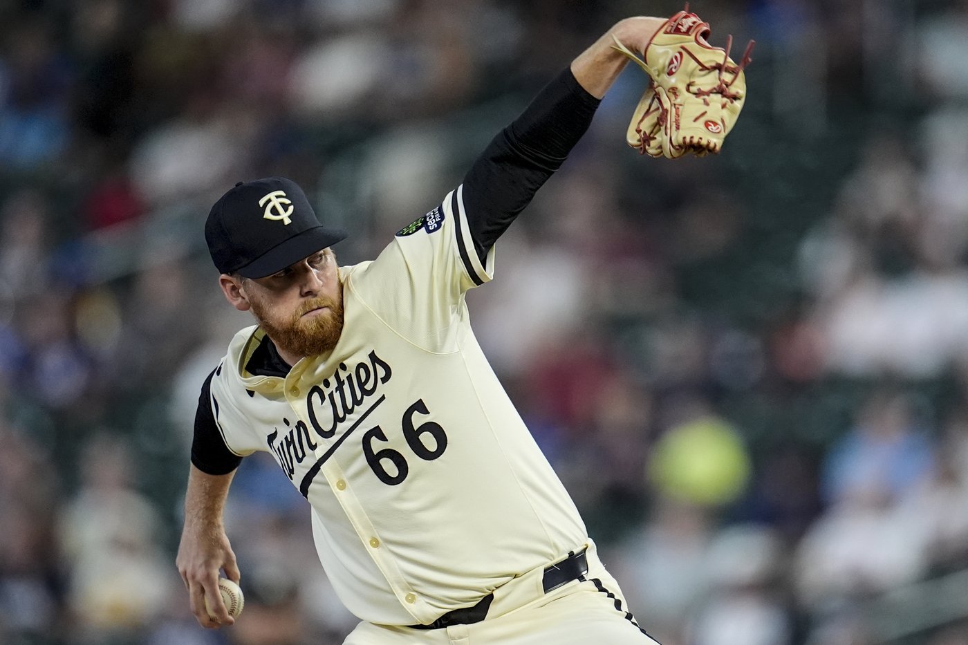 Yankees survive another bullpen meltdown, beat Twins 10-9 after nearly wasting 9-run lead | iNFOnews.ca