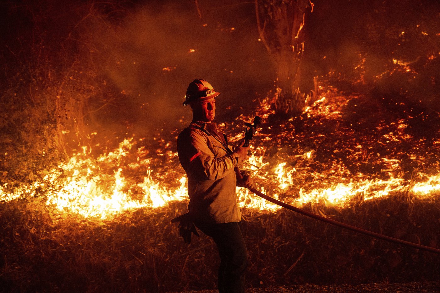 Southern California wildfire destroys 132 structures as officials look for fierce winds to subside | iNFOnews.ca