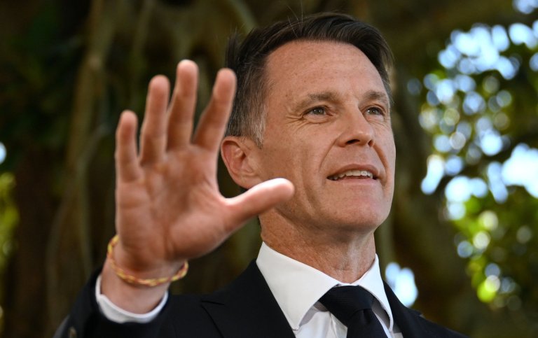 Bureaucratic mishap delayed gun license for accused Bondi Beach shooter in Australia | iNFOnews.ca