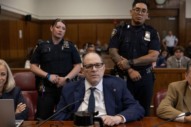 Two jurors claim they were bullied into convicting Harvey Weinstein and regret it, his lawyers say | iNFOnews.ca