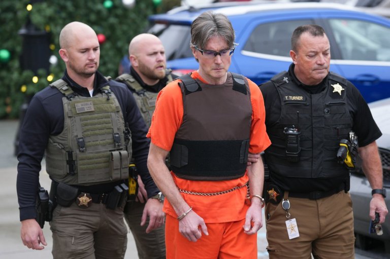 Shootings of people who mistakenly go the wrong house test limits of stand your ground laws | iNFOnews.ca