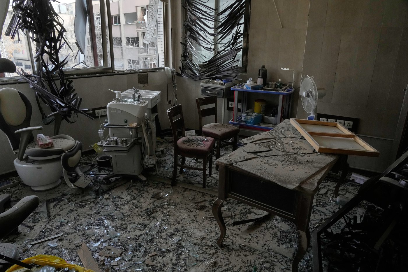 Photos show US-Israeli strikes and Iran's response | iNFOnews.ca