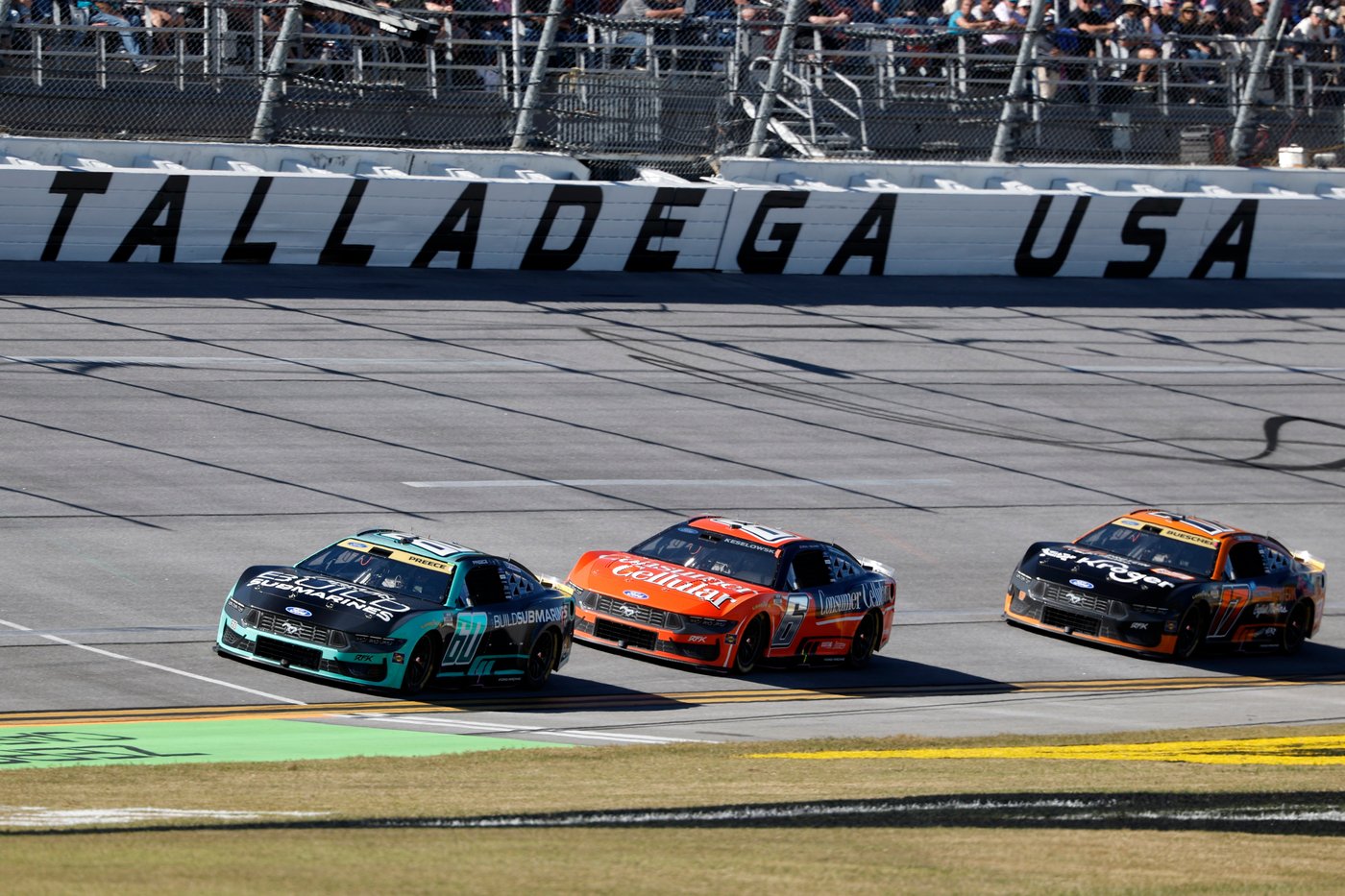 Kyle Larson extends Chase points lead with first NASCAR win at Talladega after last-lap scramble | iNFOnews.ca Kyle Larson extends Chase points lead with first NASCAR win at Talladega after last-lap scramble | iNFOnews.ca