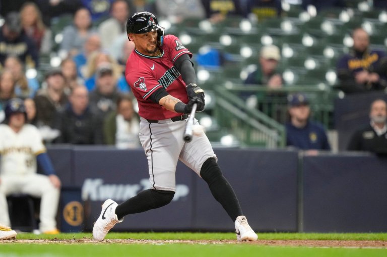 Arizona's Ildemaro Vargas sets record for Venezuela-born player with a 27-game hit streak | iNFOnews.ca