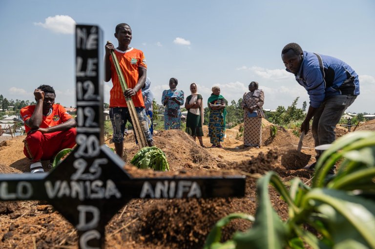 Confirmed Ebola cases in Congo outbreak top 1,000 with 254 deaths, authorities say | iNFOnews.ca